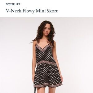 NWT Abercrombie & Fitch V Neck Flowy Skirt